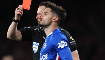 Pedro Neto đối mặt án phạt từ FA sau sự cố với trọng tài